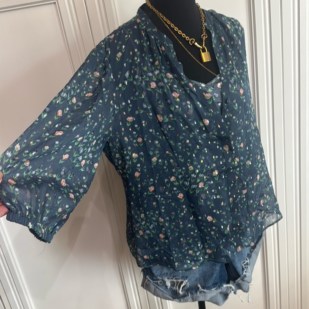 White House Black Market Floral Blouse and Camisole in Blue and Pink - Picture 5 of 8